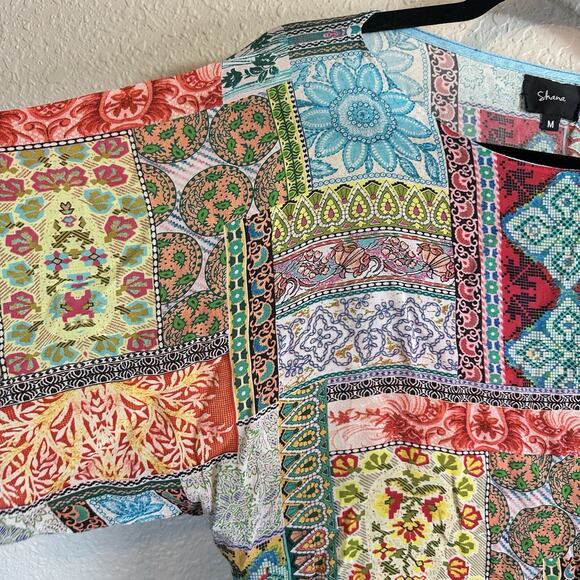Shana Top Viscose Silk Lightweight Blouse M Short Sleeve Patchwork Art To Wear - Picture 5 of 9